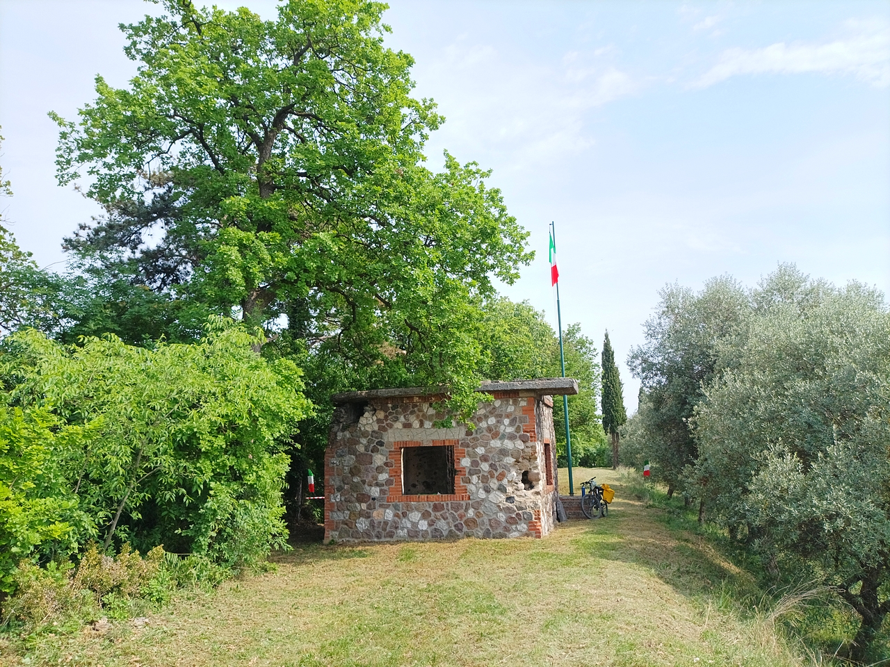 Il casolare del Monte Casale nel 2026 a Ponti sul Mincio - vista esterna
