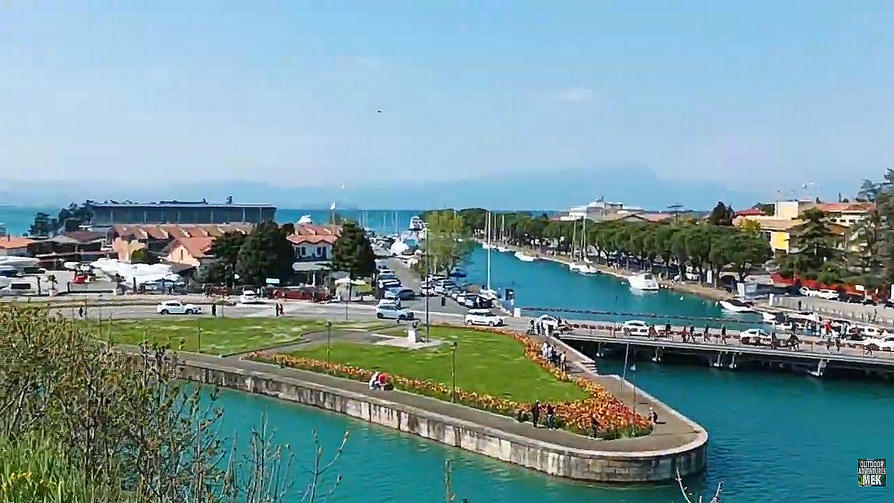 Peschiera del Garda sul Lago di Garda in primavera